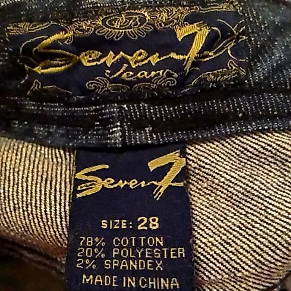 Seven7 jeans size 28 long, flared dark jeans with bling back pockets 2% spandex - Picture 8 of 8